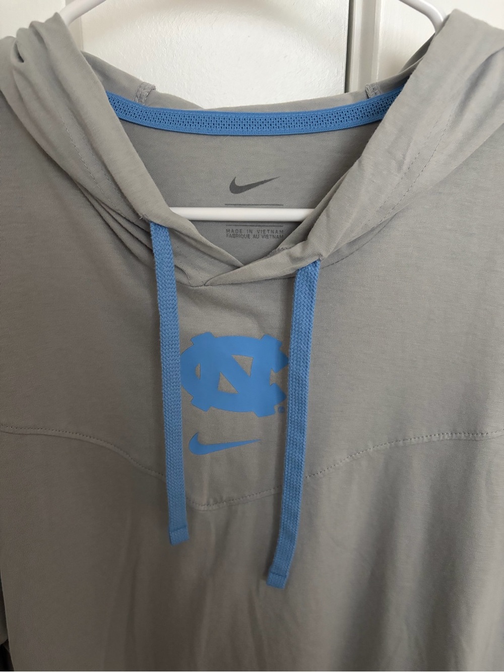 Nike UNC Gray Long Sleeve Hoodie - Men’s Size L - Picture 4 of 4